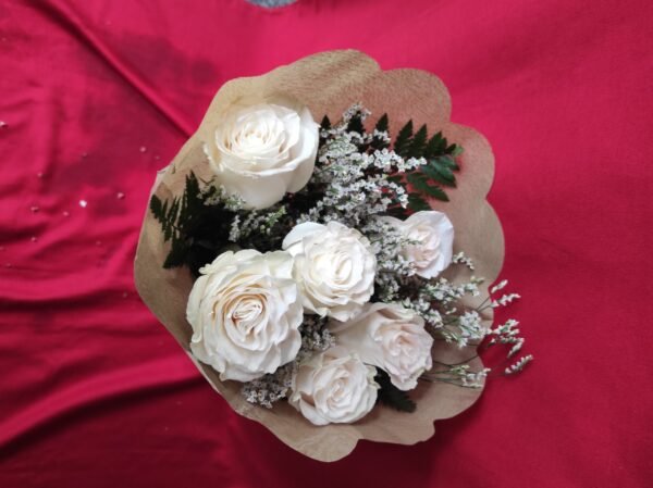 Ramo de 6 Rosas - Blancas